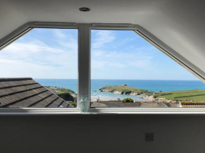Six by the Sea - 2 Bed House - A little something for everyone